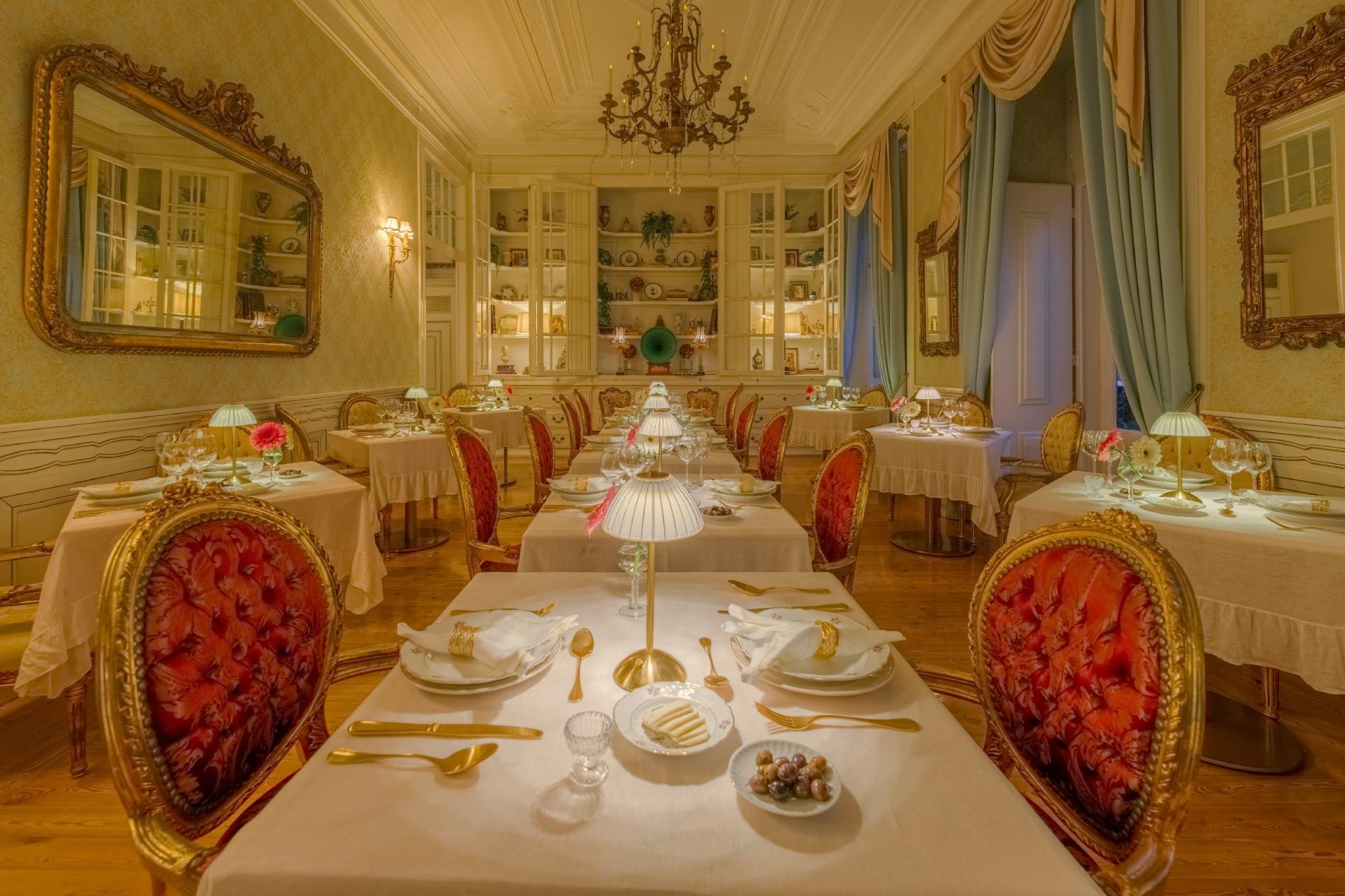 Aprecie o nosso jantar a ouvir fado